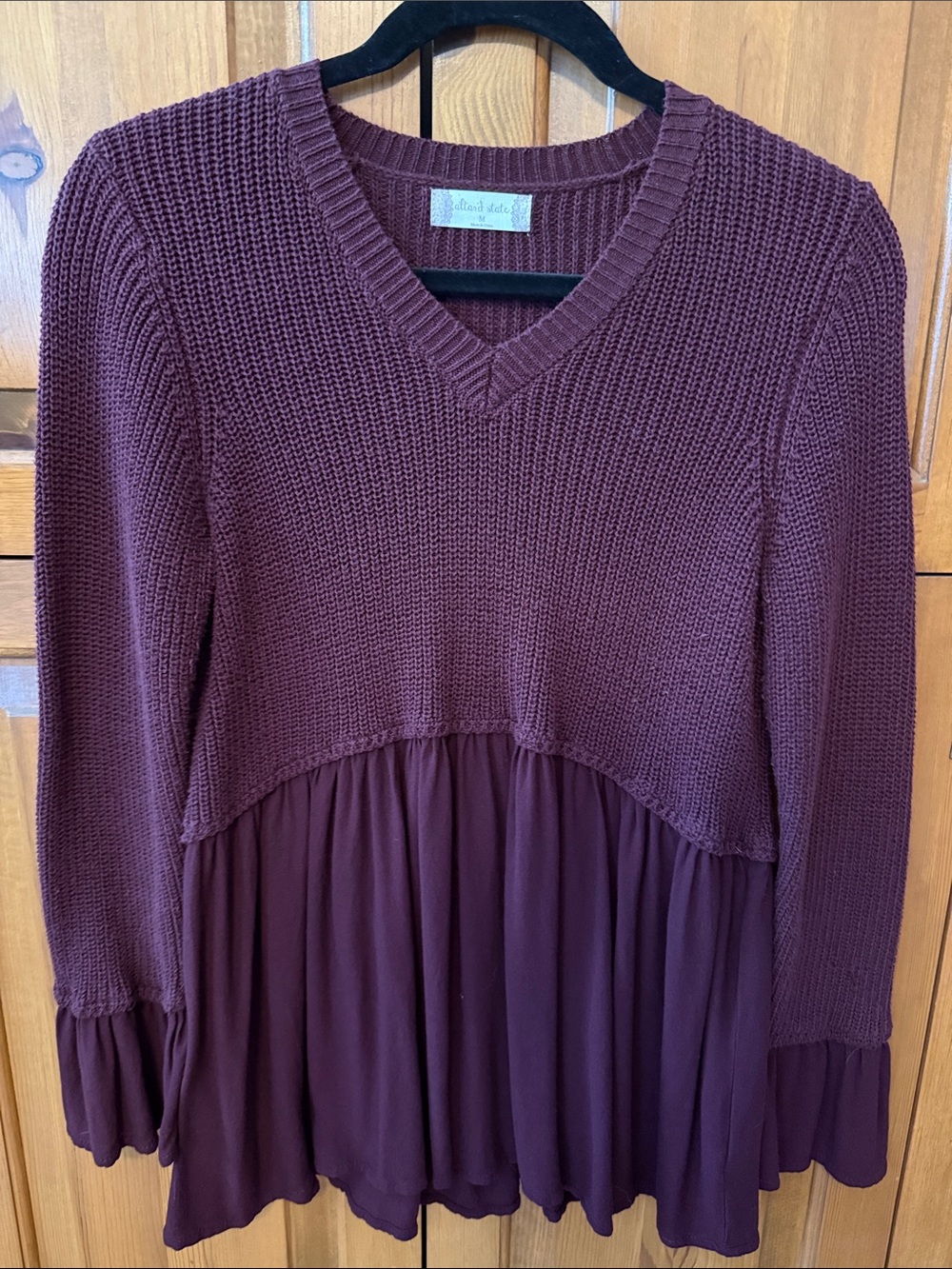 Altar’d State Burgundy Knit & Chiffon V-Neck Tunic. Size M